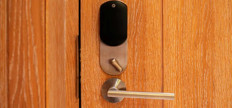 Automatic Locking Door Knob Stratford